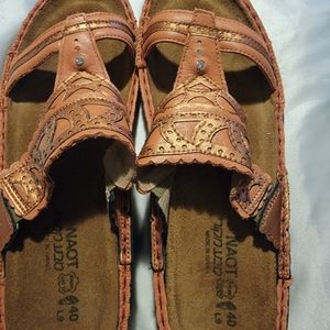 Naot slide sandals - coral color size 9.5